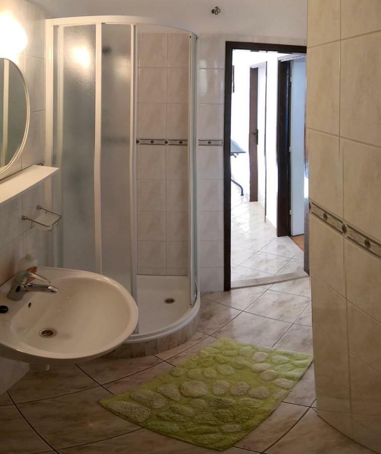 Apartmani Sandro Ivan Dolac Eksteriør billede