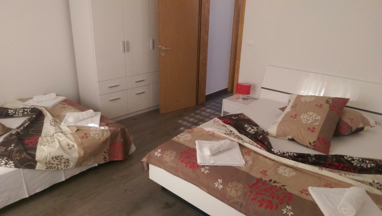 Apartmani Sandro Ivan Dolac Eksteriør billede
