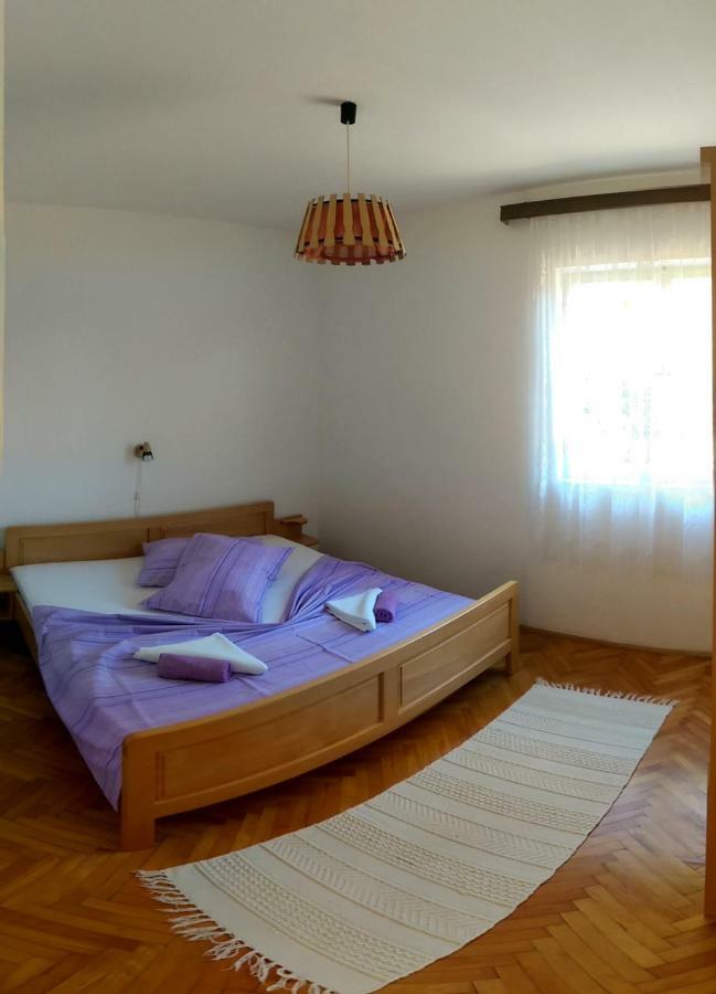 Apartmani Sandro Ivan Dolac Eksteriør billede