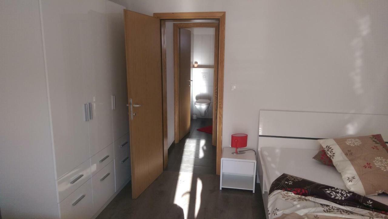 Apartmani Sandro Ivan Dolac Eksteriør billede